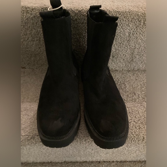 NWOB SINCERELY JULES Faux Suede Boots - Picture 4 of 12